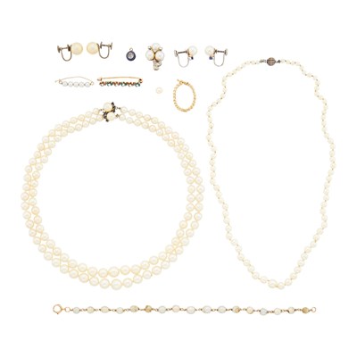 Lot 2237 - Group of Cultured Pearl Jewelry and Fragments