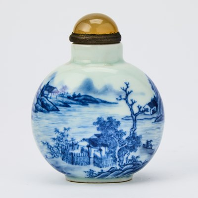 Lot 7 - A Chinese Blue and White Porcelain Snuff Bottle