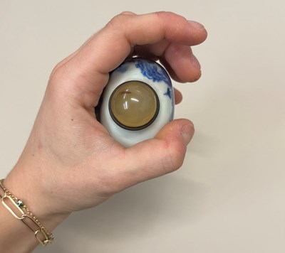 Lot 7 - A Chinese Blue and White Porcelain Snuff Bottle