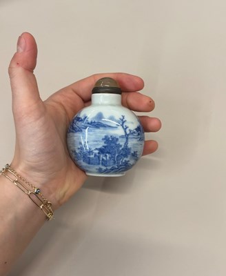 Lot 7 - A Chinese Blue and White Porcelain Snuff Bottle