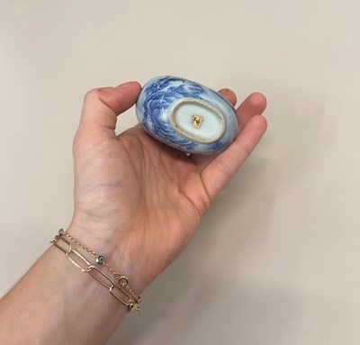 Lot 7 - A Chinese Blue and White Porcelain Snuff Bottle