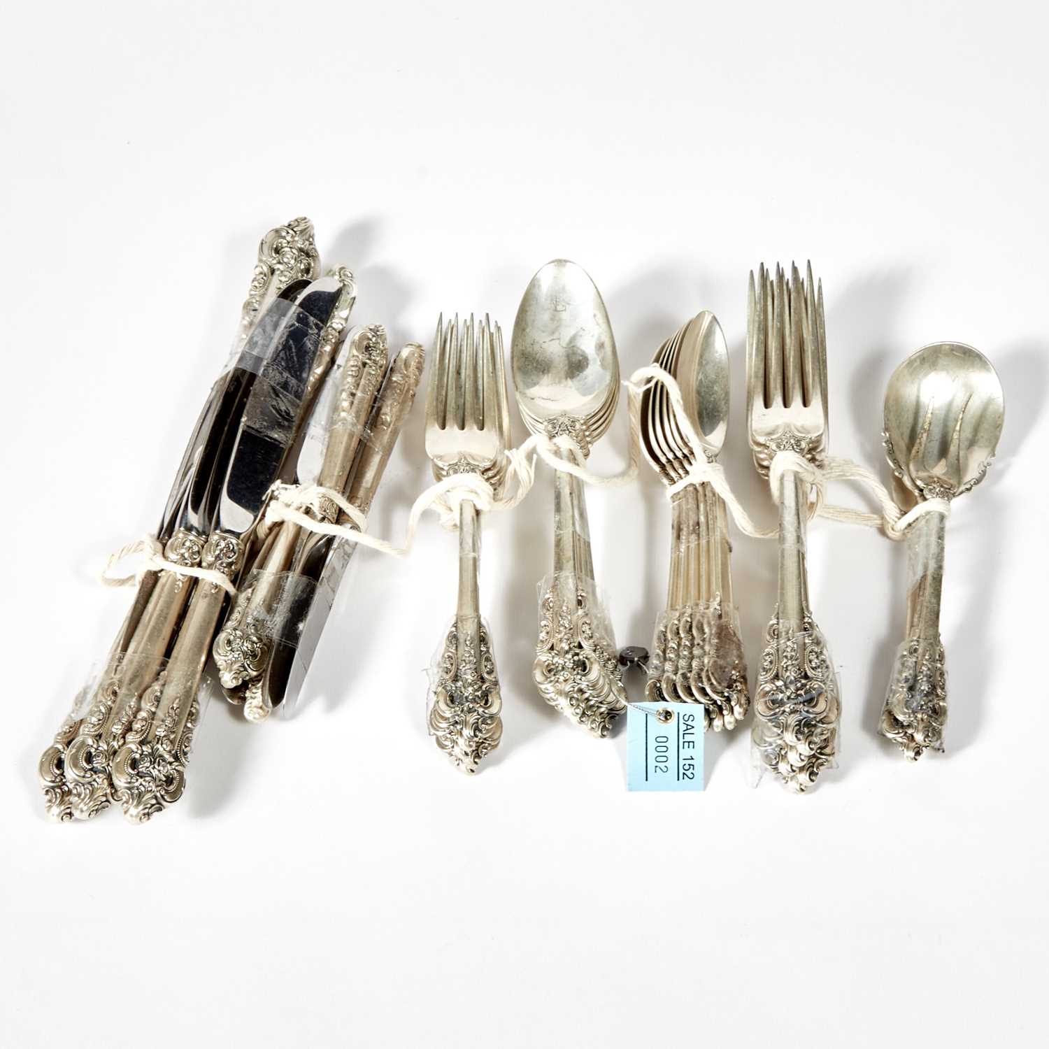 Lot 2 - 25 Pieces of Silver, 40 ozs., 10 handles, Wallace