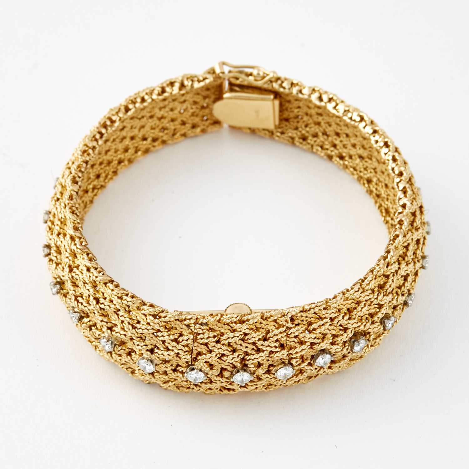 Lot 70 - Ladys Diamond Bracelet Watch, 17 diamonds about 1.20 cts., 17 Jewels, Swiss, 14K 43 dwt. all