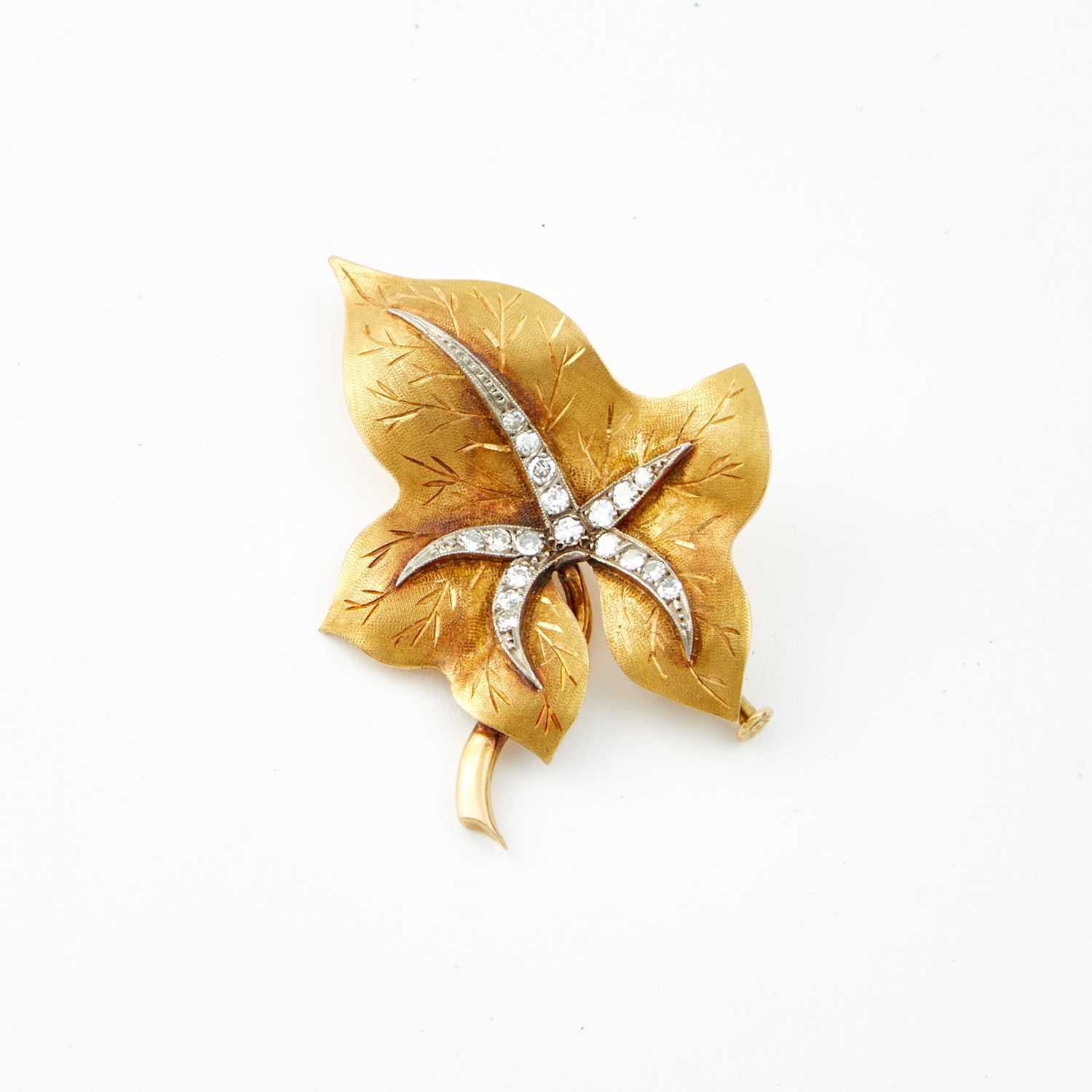 Lot 81 - Diamond Pin, 18 diamonds about 0.30 ct., 18K 9 dwt.