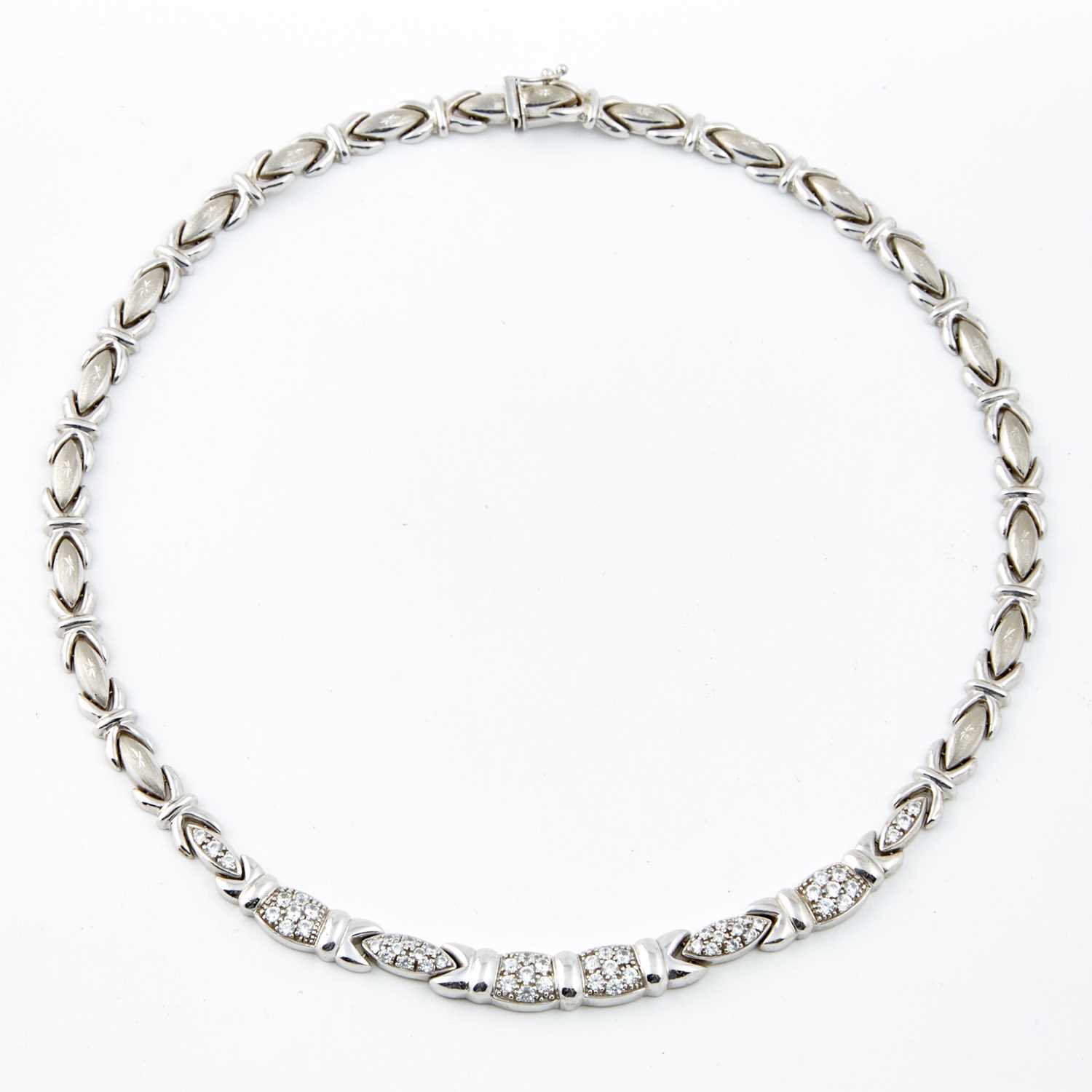 Lot 118 - Gold and Stone Necklace, 14K 19 dwt. all