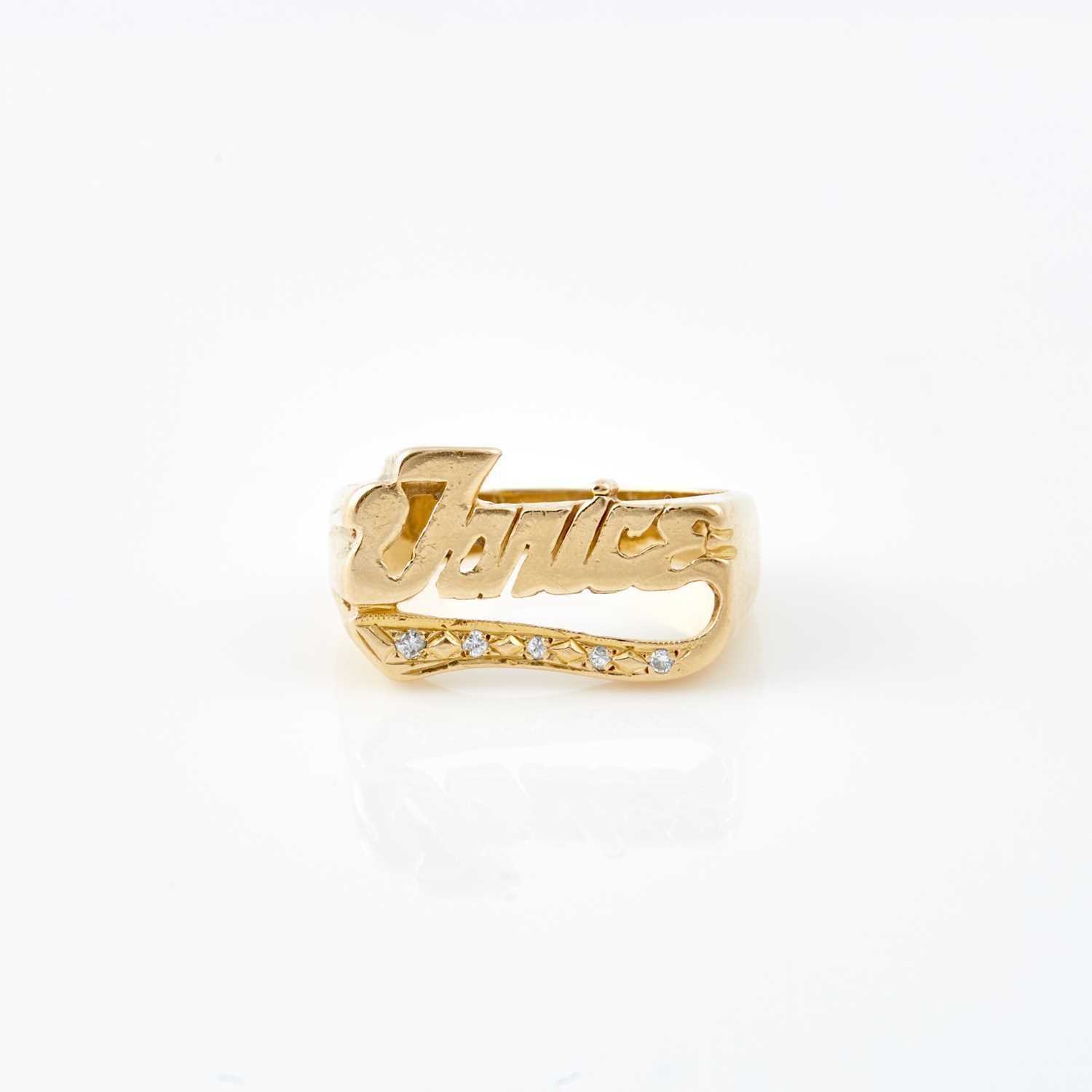 Lot 121 - Diamond Name Ring, 14K 4 dwt.