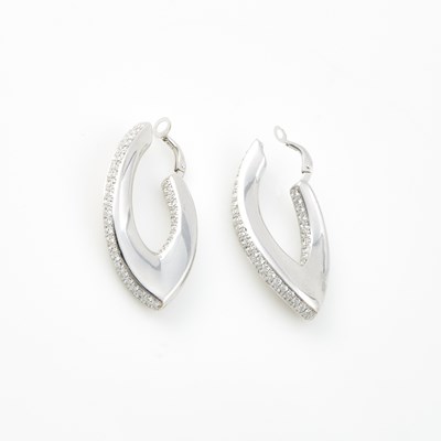 Lot 237 - Two Diamond Earrings, 132 diamonds about 4.10 cts., 18K 20 dwt., damaged