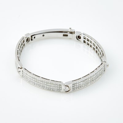 Lot 485 - Diamond Flexible Bracelet, 327 diamonds about 16.00 cts., 14K 23 dwt., stone missing