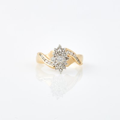 Lot 709 - Diamond Ring, 28 diamonds about 0.45 ct., 14K 3 dwt., stone missing and stone damaged