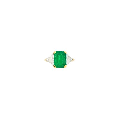 Lot 226 - Tiffany & Co. Gold, Platinum, Emerald and Diamond Ring