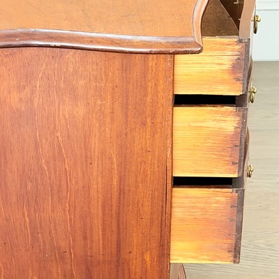Lot 1089 - Chippendale Mahogany Serpentine Chest of Drawers