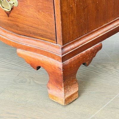 Lot 1089 - Chippendale Mahogany Serpentine Chest of Drawers