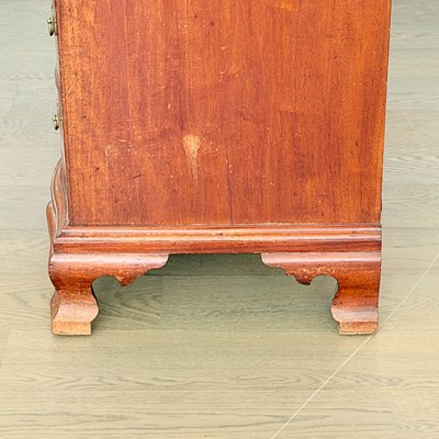 Lot 1089 - Chippendale Mahogany Serpentine Chest of Drawers