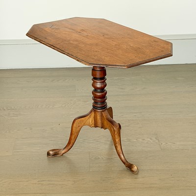 Lot 1152 - Federal Octagonal Tilt-top Candlestand