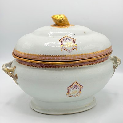 Lot 1157 - Chinese Export Porcelain Soup Tureen