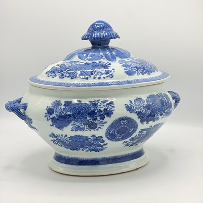 Lot 1158 - Chinese Export Porcelain Blue Fitzhugh Pattern Soup Tureen