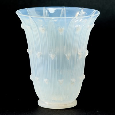 Lot 242 - R Lalique Molded Glass Vase: Bellis