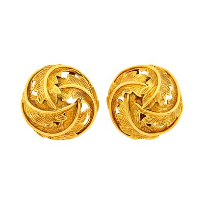 Lot 1118 - Pair of Gold Leaf Dome Earclips