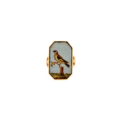 Lot 2125 - Antique Low Karat Gold and Micromosaic Bird Ring