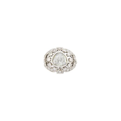 Lot 76 - Platinum and Diamond Ring