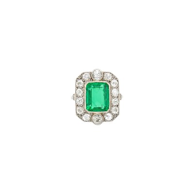 Lot 132 - Platinum, Emerald and Diamond Ring