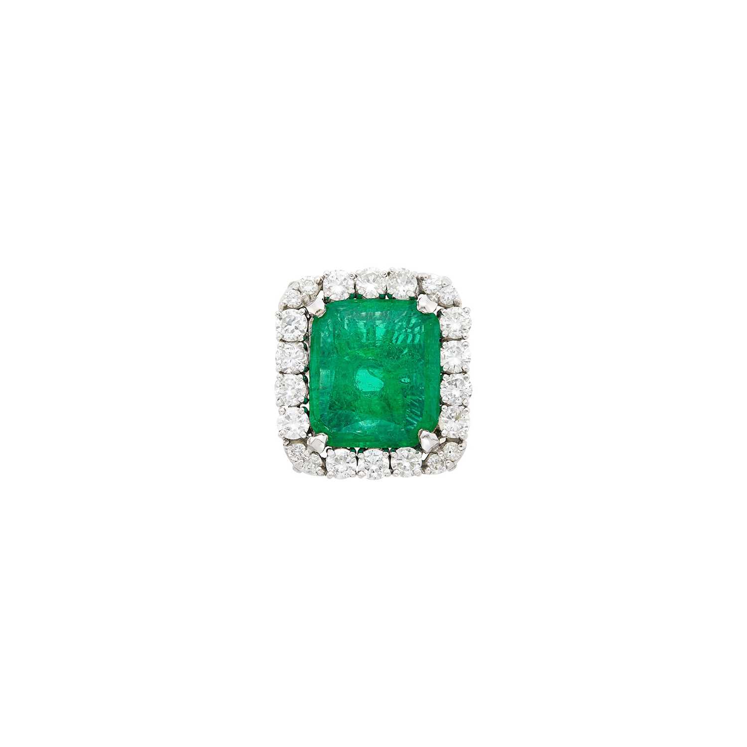 Lot 61 - White Gold, Emerald and Diamond Ring