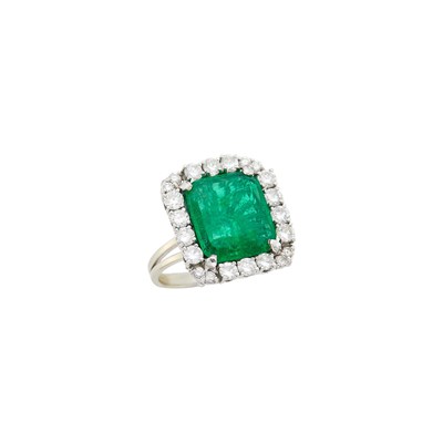 Lot 61 - White Gold, Emerald and Diamond Ring