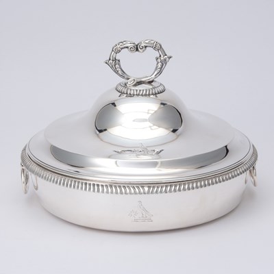 Lot 100 - George III Sterling Silver Covered Entrée Dish