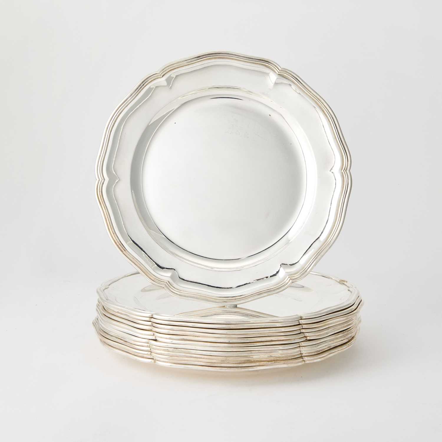 Lot 191 - Set of Twelve Buccellati Sterling Silver Dinner Plates