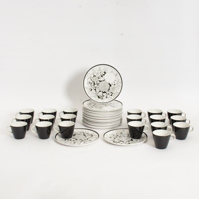 Lot 53 - Set of 19 Jonas Roberts Ceramic Snack Plates