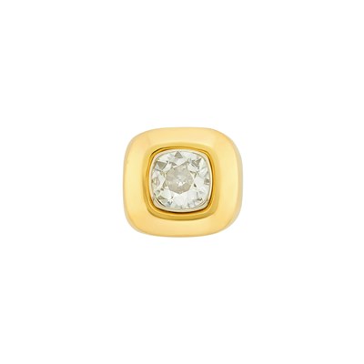 Lot 69 - Gold and Diamond Ring