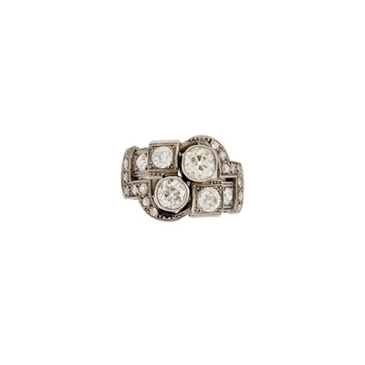 Lot 2114 - Platinum and Diamond Ring