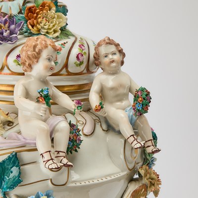 Lot 664 - Dresden Porcelain Figural and Flower Encrusted Vase