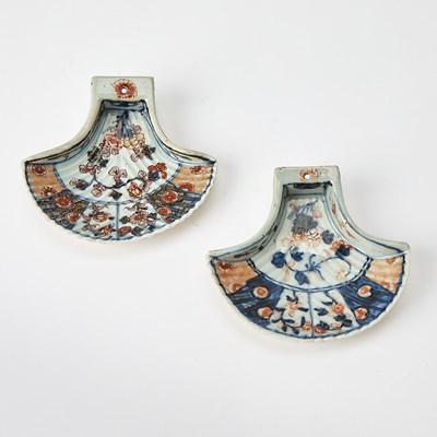 Lot 418 - Pair of Chinese Export Porcelain Imari Shell-Form Scoops