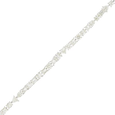 Lot 107 - White Gold and Diamond Bracelet