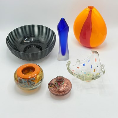 Lot 1078 - Group of Six Art Glass Vessels