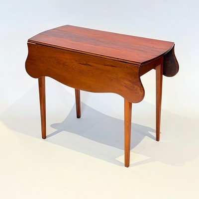 Lot 1199 - Federal Cherry Serpentine Drop-leaf Table