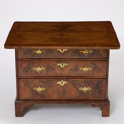 Lot 306 - George I Walnut Bachelor's Chest