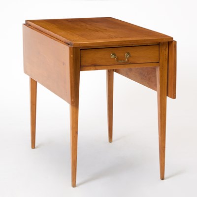 Lot 100 - Federal Style Pine Pembroke Table