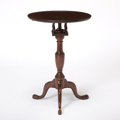 Lot 99 - Queen Anne Dish-Top Tilt-Top Mahogany Candlestand