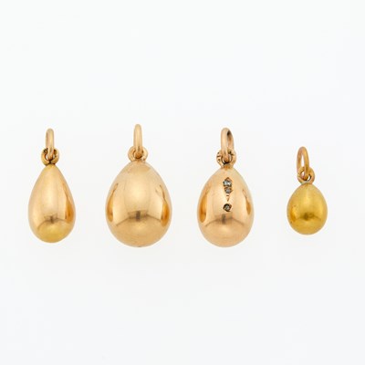 Lot 224 - Group of Four Russian Gold or Silver-Gilt Pendant Eggs