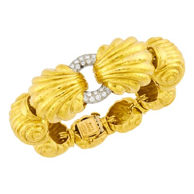 Lot 224 - David Webb Hammered Gold, Platinum and Diamond 'Escargot' Bracelet
