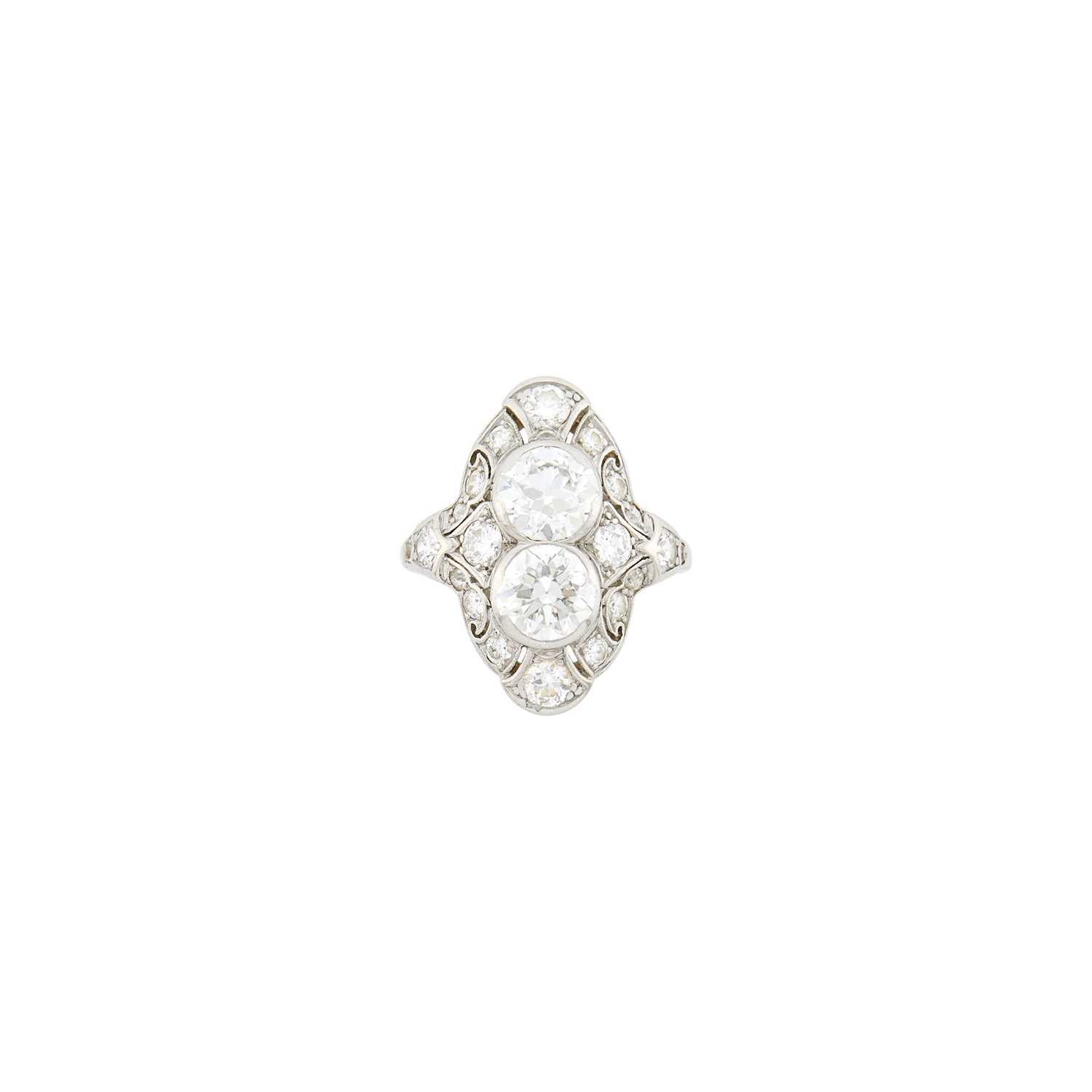 Lot 91 - Platinum and Diamond Ring