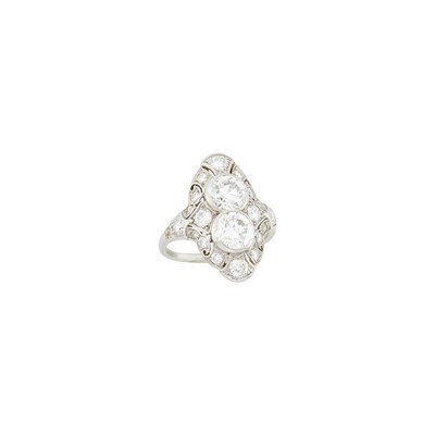 Lot 91 - Platinum and Diamond Ring
