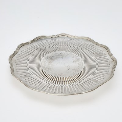 Lot 787 - American Silver Footed Plate