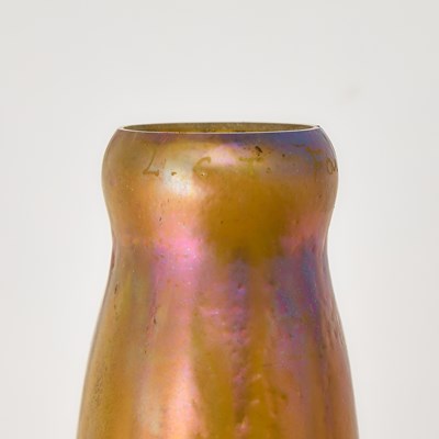 Lot 259 - Tiffany Studios Bronze and Favrile Glass Twelve-Light Pond Lily Lamp