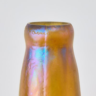 Lot 259 - Tiffany Studios Bronze and Favrile Glass Twelve-Light Pond Lily Lamp