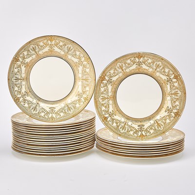 Lot 913 - Set of Twenty-Four Royal Worcester Gilt Decorated Porcelain Dinner Plates