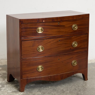 Lot 143 - George III Mahogany Bowfront Chest of Drawers
