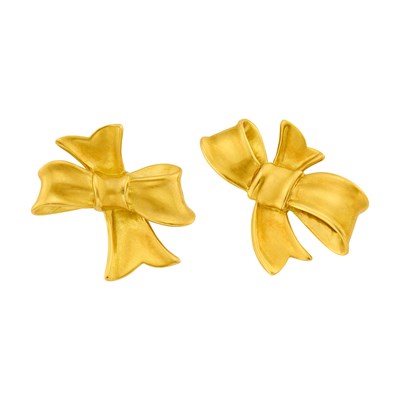Lot 9 - Angela Cummings Pair of Gold Bow Earrings